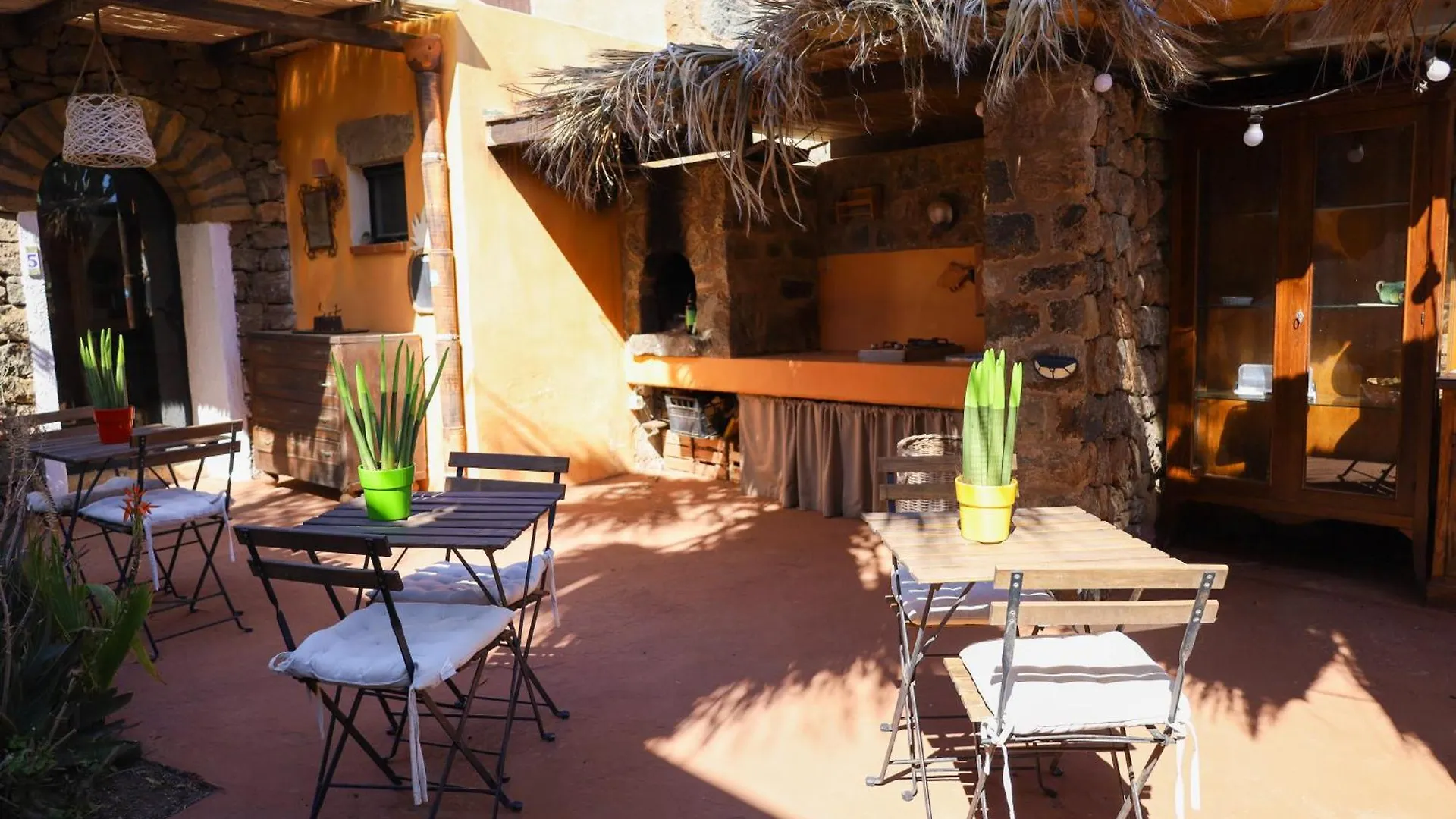 Cactus B&B Le Casette Di Marilena Pantelleria Italy